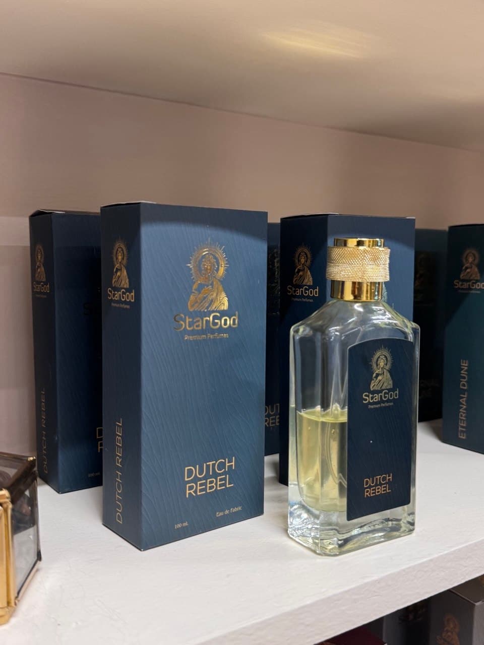 Dutch Rebel — bottle and packaging